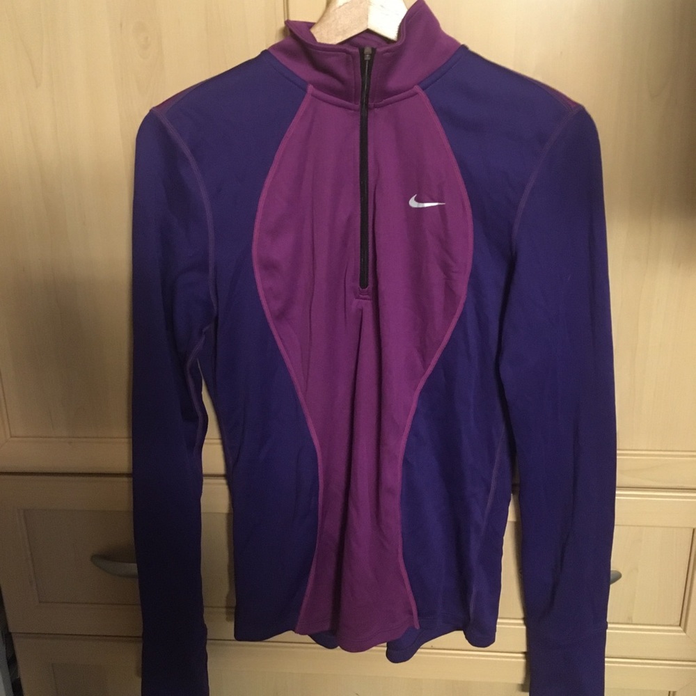 Women’s Nike long sleeve shirt